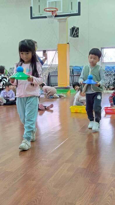 爸爸的煮飯任務-利用道具搬運蔬菜到對向